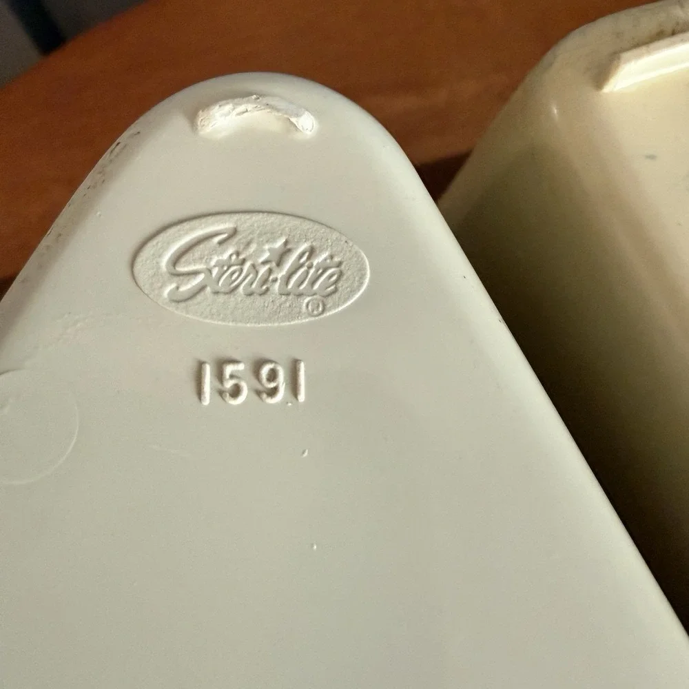 VTG Sterilite 1591 Kitchen Canister Set‎ Tea Coffee Wedge Dutch Green 2 Pcs Folk